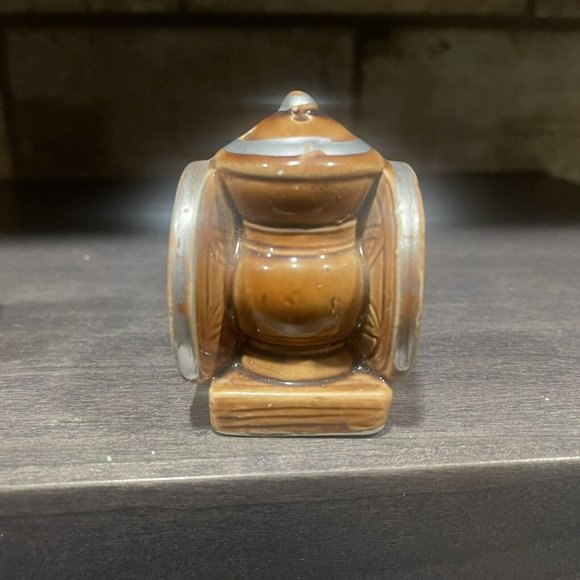 Vintage Spinning Wheel and Coffee Grinder Salt and Pepper Shakers - Enesco Japan - Picture 9 of 9